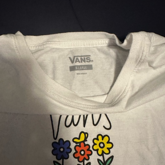 Vans cropped t-shirt with front and sleeve graphics. White size XL. - Picture 5 of 5